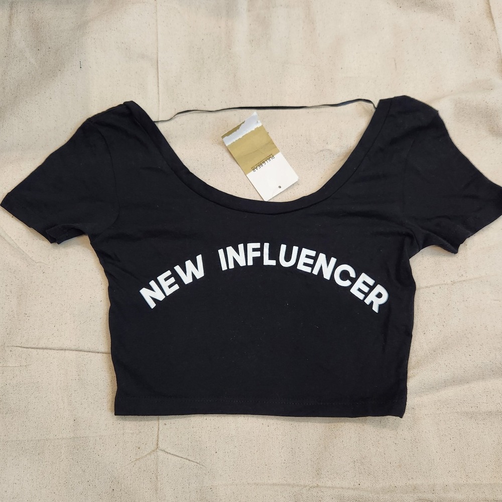 Pull & Bear Black New Influencer Graphic Short Sleeve Scoop Neck Crop Top XS